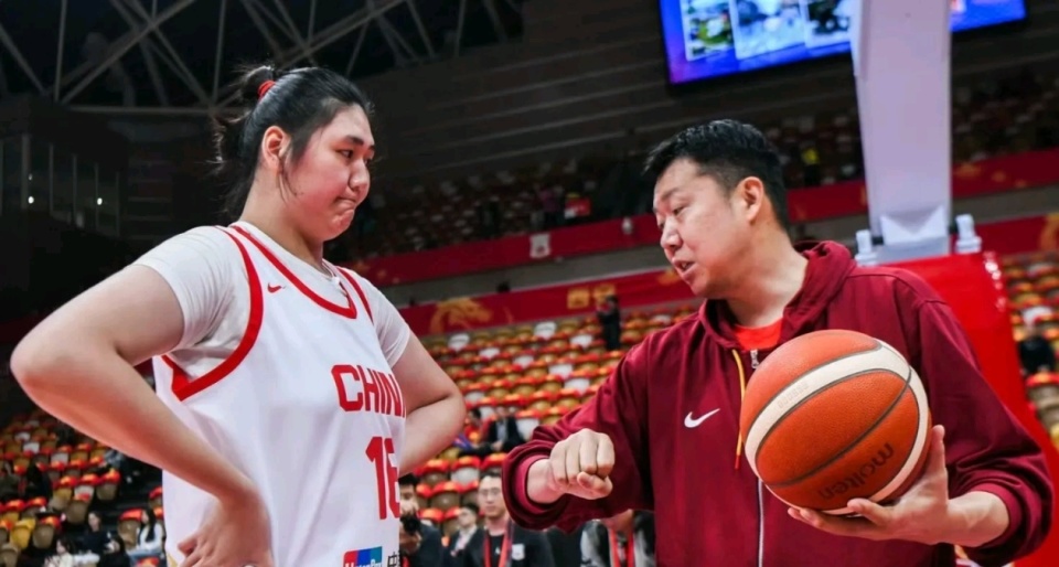 个篮板, 两连胜 个篮板, 两连胜