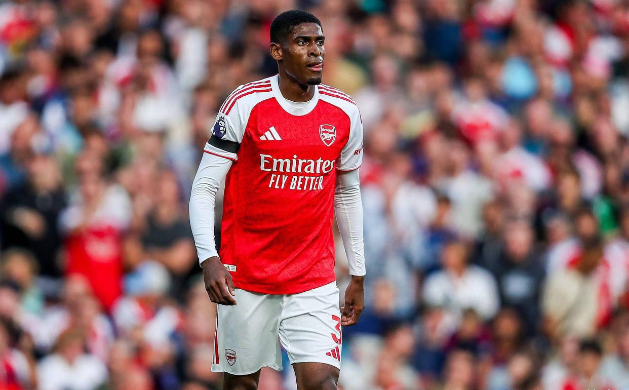 曼联的前, 塔的交流开, 从瓦伦西亚 曼联的前, 塔的交流开, 从瓦伦西亚